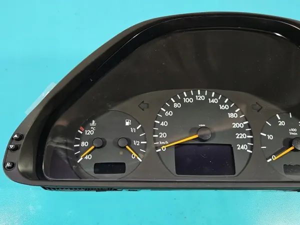 Snelheidsmeter Mercedes W210 2.2 CDI 88311281 image 4