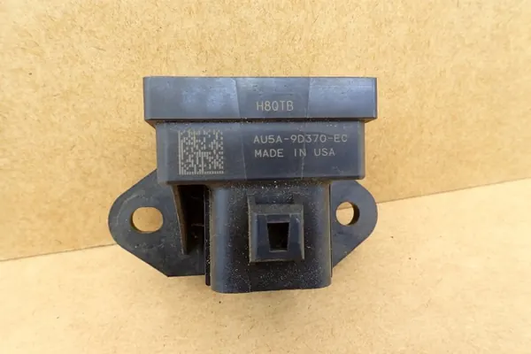 Module de commande pompe à carburant Ford AU5A9D370EC image 4