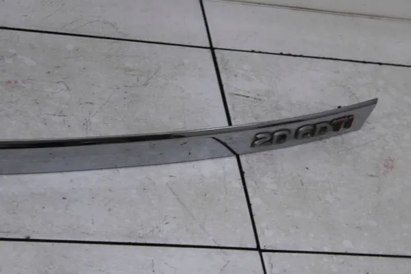Opel Antara I 06R Achterklep Trim OEM TBS27843 image 4