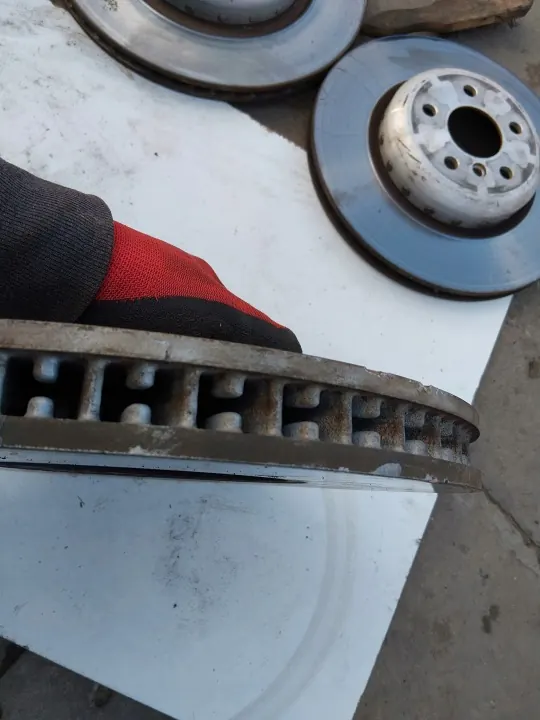 OEM 6875284 etujarrulevy BMW 7-sarjalle image 5