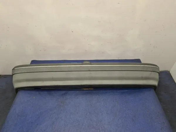 Parachoques Trasero Opel Kadett E OEM SIMAR-57378- Usado image 2