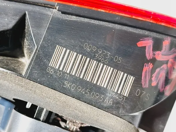 Lámpara trasera izquierda del maletero VW Golf VI 6 Hatchback 5K0945093AA image 7