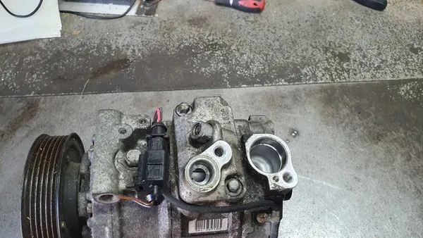 AUDI A4 B6 - Compresor 8E0260805S 7SEU16C 7SEU17C image 3