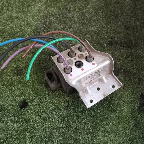 Soupape Pneumatique Audi A8 D3 OEM 4E0616014 image 2