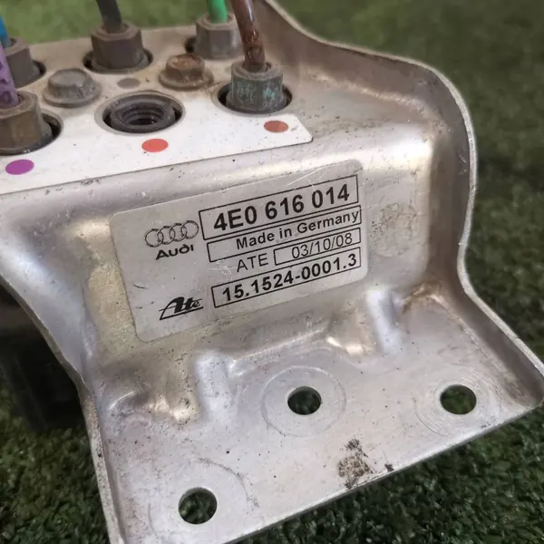 Soupape Pneumatique Audi A8 D3 OEM 4E0616014 image 3
