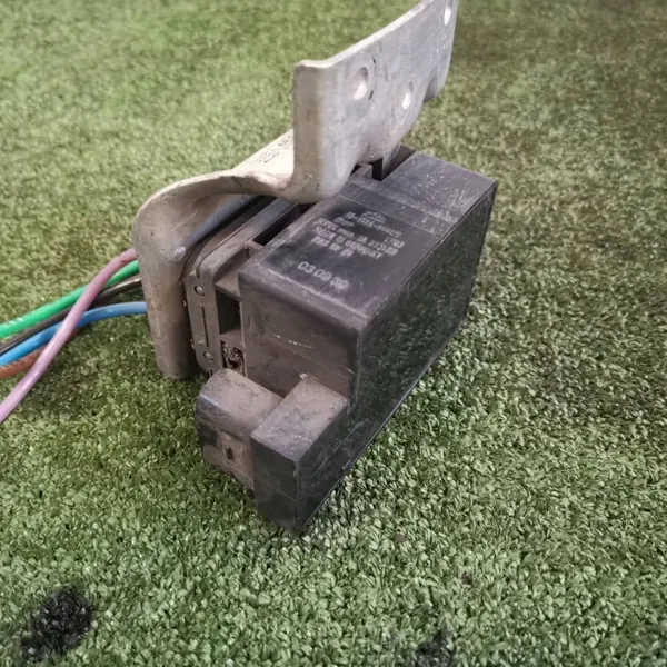 Soupape Pneumatique Audi A8 D3 OEM 4E0616014 image 4