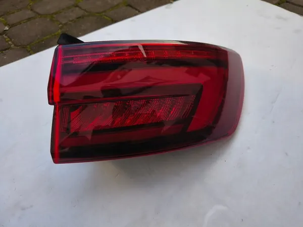 Audi A4 B9 Lámpara Trasera Derecha image 2