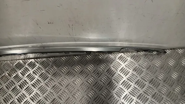 Takaluukun Kromilista VW Tiguan II 2015-2020 OEM image 10