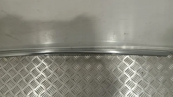 Takaluukun Kromilista VW Tiguan II 2015-2020 OEM image 9