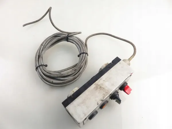 Panel control suspensión Volvo FH 12 OEM 8158019 image 3