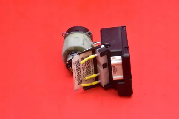 Pompe de verrouillage central OEM A1688000035 Mercedes A-Class image 7