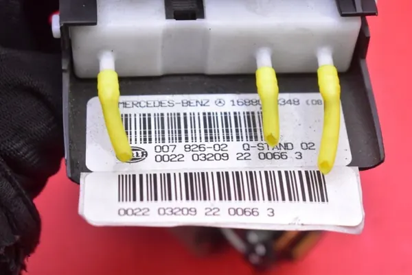 Pompe de verrouillage central OEM A1688000035 Mercedes A-Class image 8