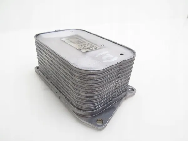 Oliekoeler Mercedes W218 W212 4.7 V8 A2781880401 image 4