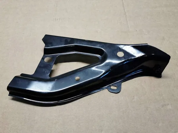 TESLA MODEL Y 20- Suporte de para-lama dianteiro direito OEM 1487578-00-A image 1