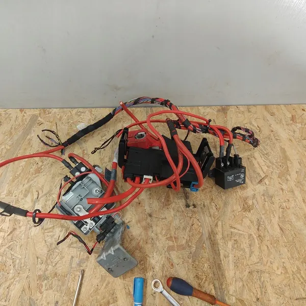 Terminal de bateria 9240490-02 BMW F10/F11 image 5