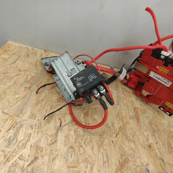 Terminal de bateria 9240490-02 BMW F10/F11 image 6