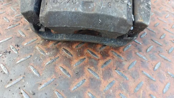 Rechter Vorderbremszylinder Toyota RAV4 III 2.2 177PS image 5