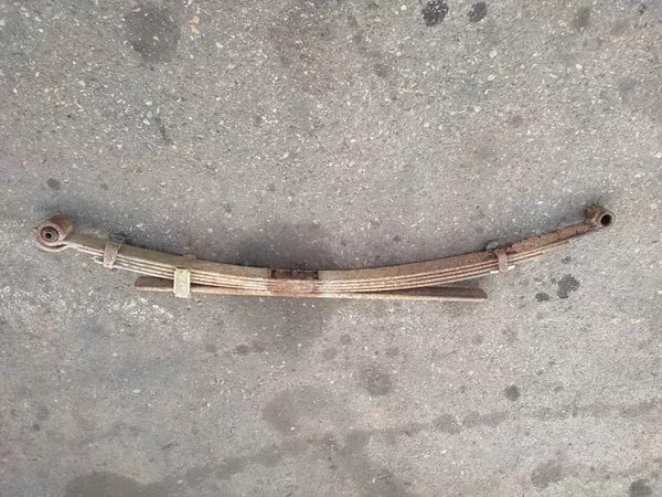 Ressort arrière Mitsubishi L200 image 1