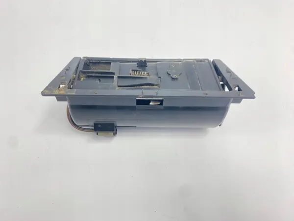 Cinzeiro dianteiro OEM SDV08106 para Mercedes W124 image 6