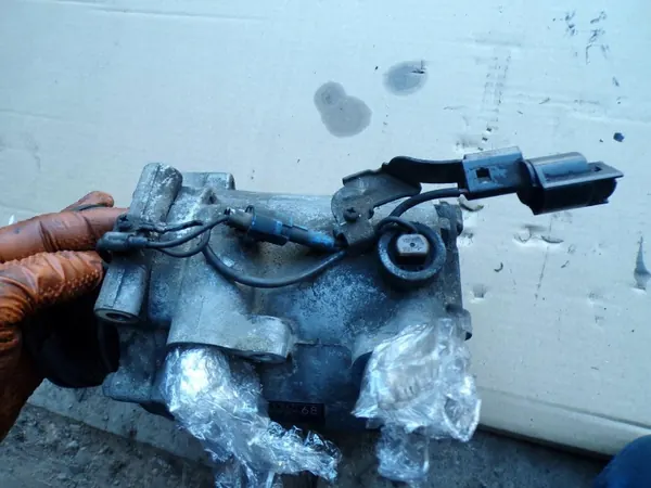 Mitsubishi Klimakompressor AKC200A221 - Gebrauchtes OE image 4