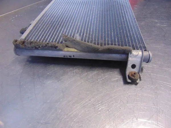 Condenseur AC Mitsubishi Pajero Pinin Pièce OEM image 7