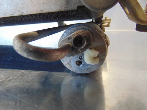 Condenseur AC Mitsubishi Pajero Pinin Pièce OEM image 9
