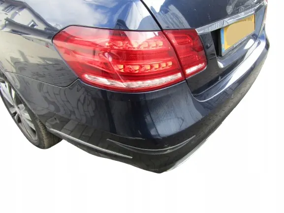 MERCEDES W212 2013 Komplett Bakre Stötfångare OEM image 3