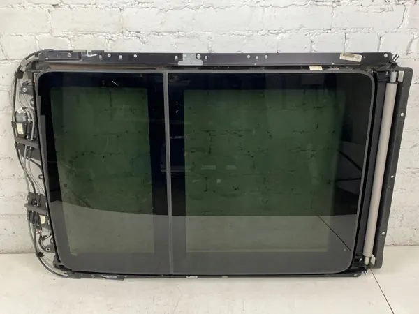 Techo solar Chrysler Pacifica 2018 OEM 30024768 image 2