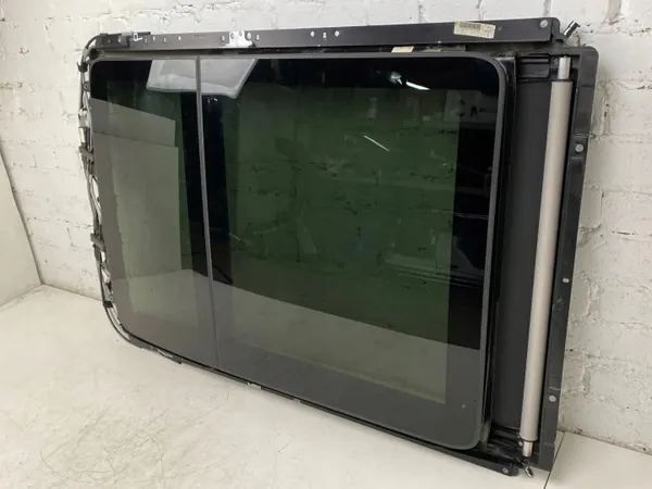 Techo solar Chrysler Pacifica 2018 OEM 30024768 image 3