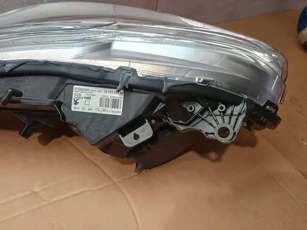 Vasen etuvalaisin Peugeot 208 I Lift OEM 1685352680 image 7