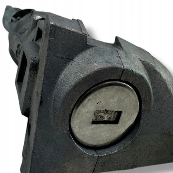 OEM 5NA837167A Etuoven lukon sisäosa oikea puoli image 3
