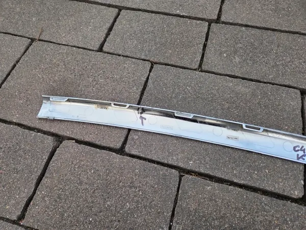 C4 Picasso Bakre Stötfångare Kromlist OEM 9680603477 image 8