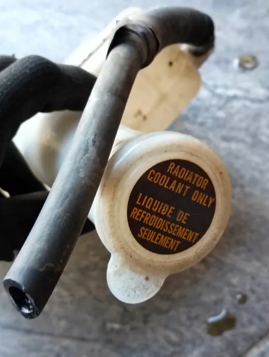 Réservoir d'expansion OEM zbiornik GF Mazda 626 image 5