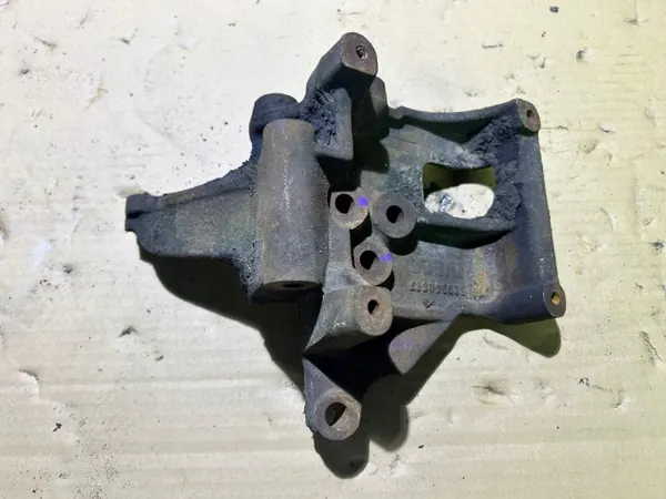 Suporte compressor ar condicionado OEM 500340687 Iveco image 2