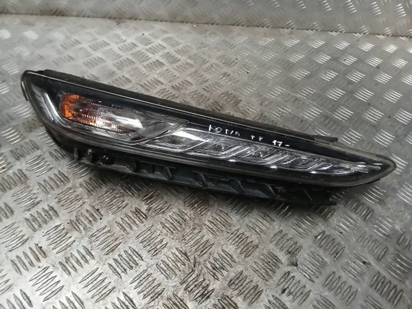 Hyundai Kona Oikea Etuvalo OEM 92208J90 image 2