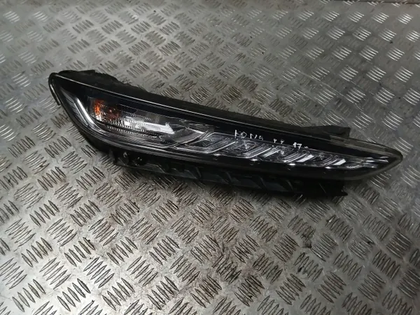 Hyundai Kona Oikea Etuvalo OEM 92208J90 image 5