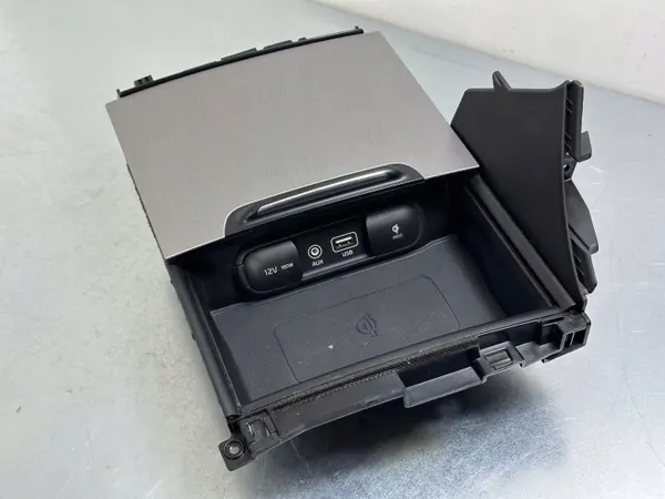 Cinzeiro consola central KIA Optima 2018 OEM 84690D4FH0BL4 image 2
