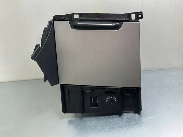 Cinzeiro consola central KIA Optima 2018 OEM 84690D4FH0BL4 image 4