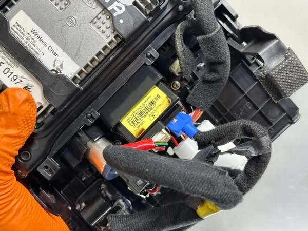 Cinzeiro consola central KIA Optima 2018 OEM 84690D4FH0BL4 image 8