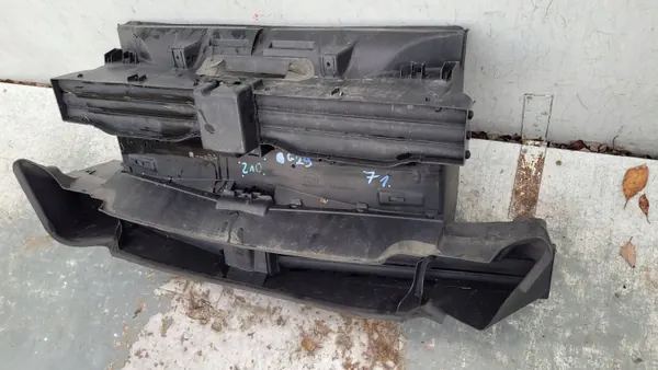 BMW Z4 G29 fram grilljalusi OEM 8747745 image 4