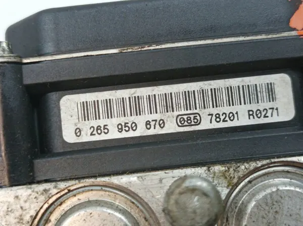 Pompe ABS d'occasion OEM 51789679 pour Fiat Bravo II image 5