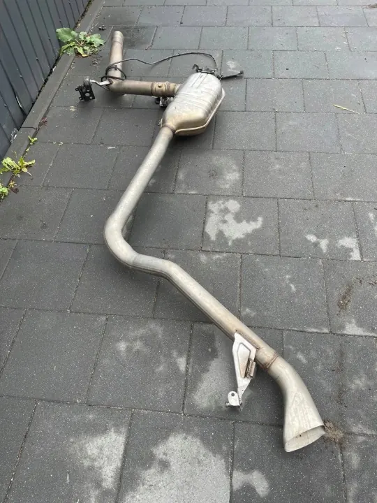 Audi A4 B9 Lift 2.0TDI Pakoputken Vaimennin OEM 8W0253411AH image 2