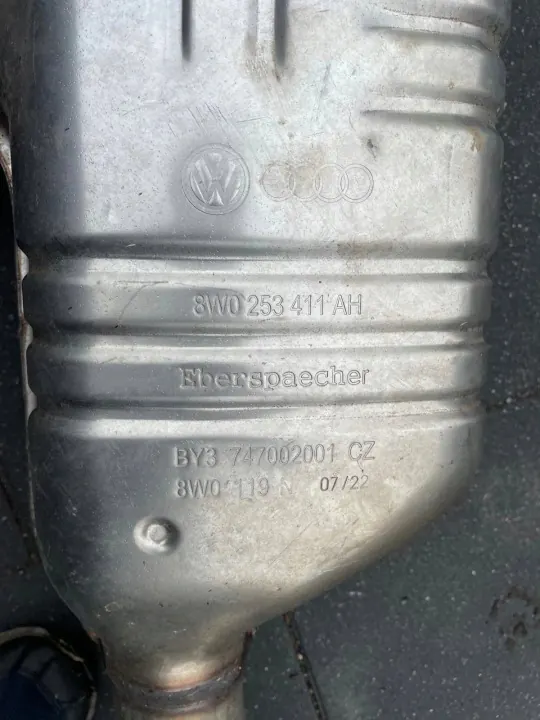Audi A4 B9 Lift 2.0TDI Pakoputken Vaimennin OEM 8W0253411AH image 6