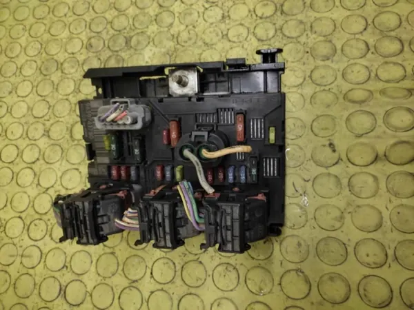 Módulo BSM CITROEN C3 OEM 9659741780 - Usado image 2
