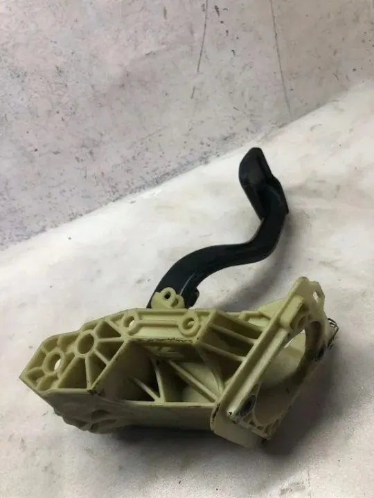 BMW 5 E60 Rempedaal OEM 4010613C - Gebruikt image 3