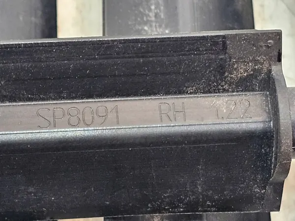 Ford Escape Ilmastointireunus OEM LX6T14B446 Vasen/Oikea image 9