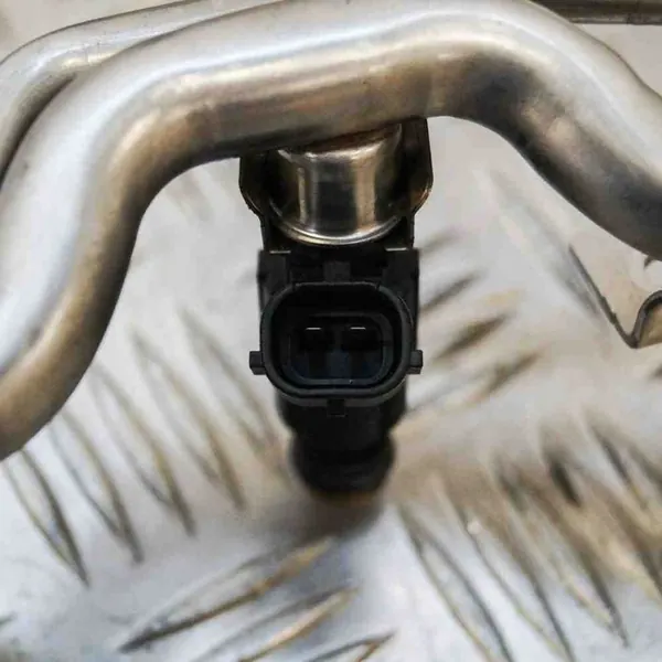 Rampe d'injection Bentley Continental Coupe (3W_) OEM image 5