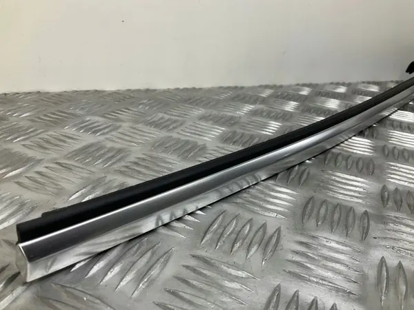 Moldagem vidro traseiro Audi A5 OEM 8F0853763D image 5