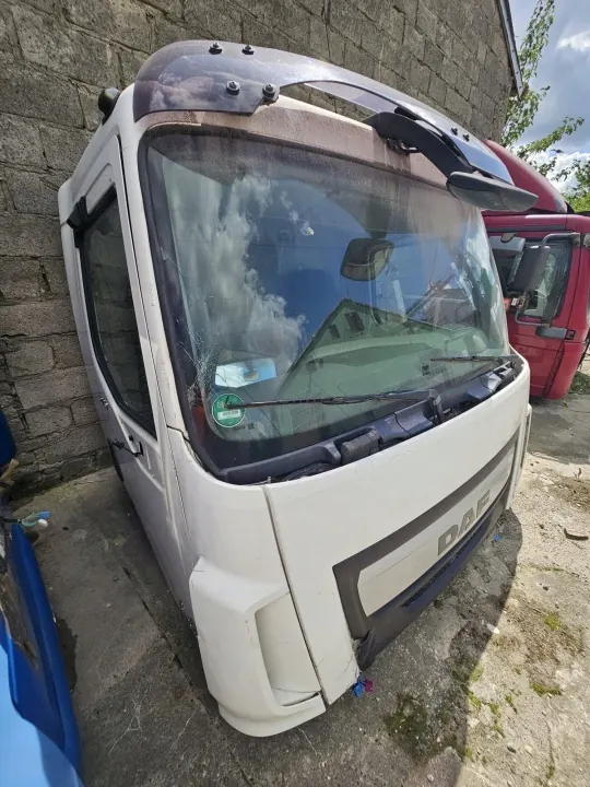 Cabina DAF XF 106 - Estado usado image 3