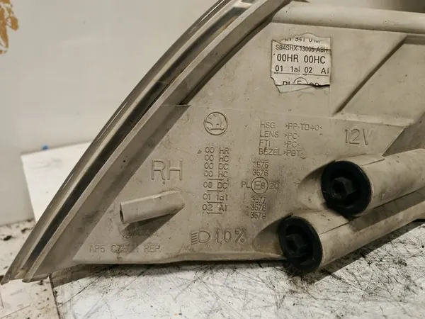 Oikea Etuvalaisin Skoda Octavia 1.9 TDI OEM image 7